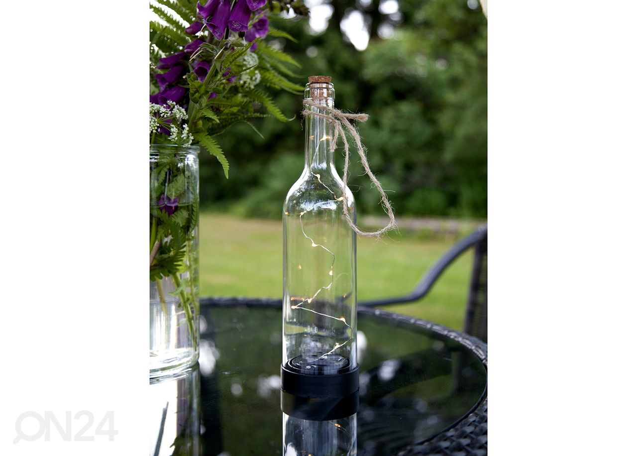 Päikesepaneeliga aiavalgusti Bottle suurendatud
