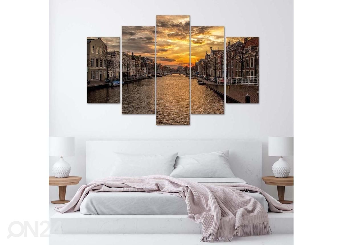 Viieosaline seinapilt City on the River 100x70 cm suurendatud