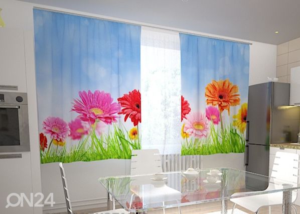 Poolpimendav kardin Bright gerberas in the kitchen 200x120 cm