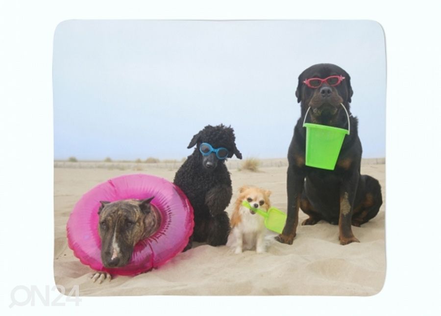 Pleed Dogs Resting on a Beach 130x150 cm suurendatud